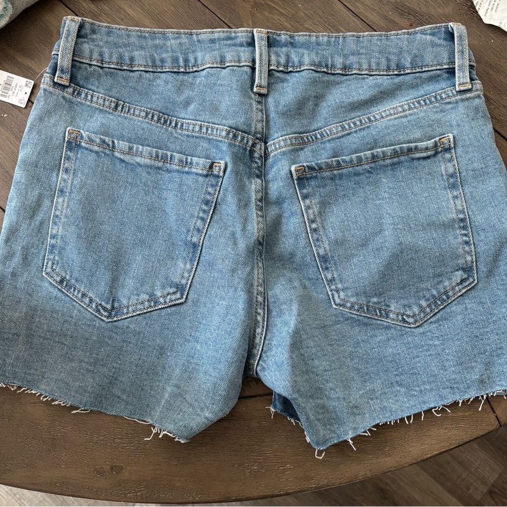 Old Navy High-Rise OG Straight Denim Shorts - Picture 2 of 3